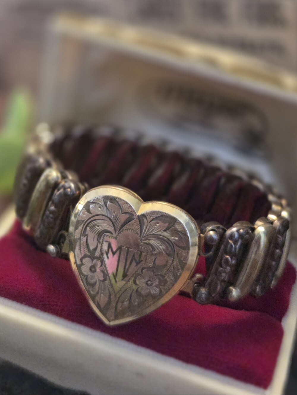 1940's vintage Louis Stern Co. Sweetheart Expansion Locket Bracelet